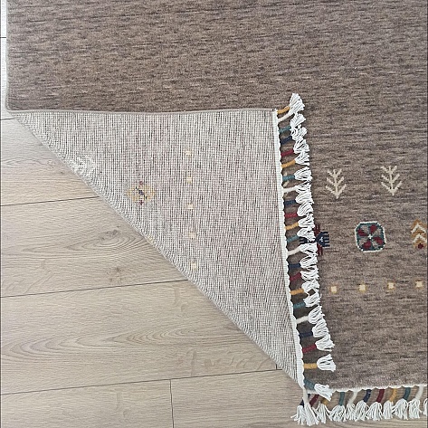 Yün ve Bambu ile Özel Tezgahlarda Üretilen Otantik Desenli El Emeği Modern Uşak Halısı Funky 804 Vizon - 4