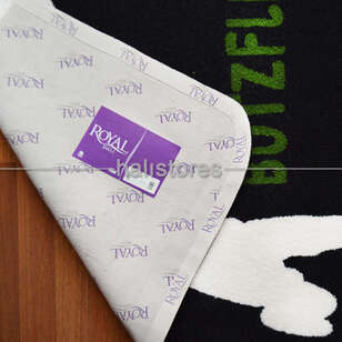 Royal Logo Baskılı Halı (6)