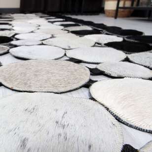 Siyah Beyaz Tasarım Deri Patchwork Halı (3)